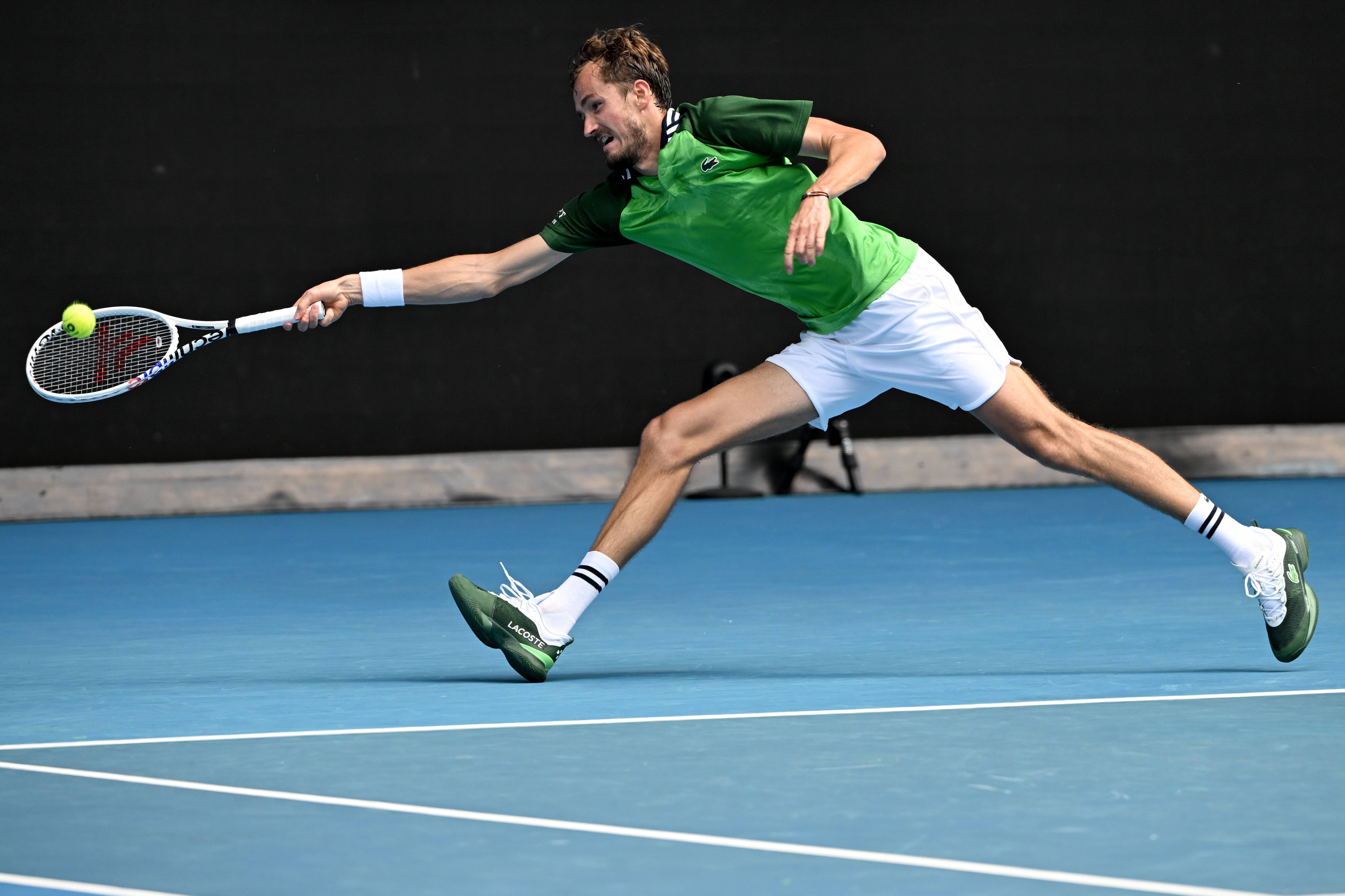 开云世界杯2026-澳网完胜年终总决赛，梅德韦杰夫惊艳四座