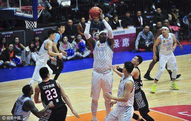 开云体育入口-新疆队碾压天津队，库里统治全场